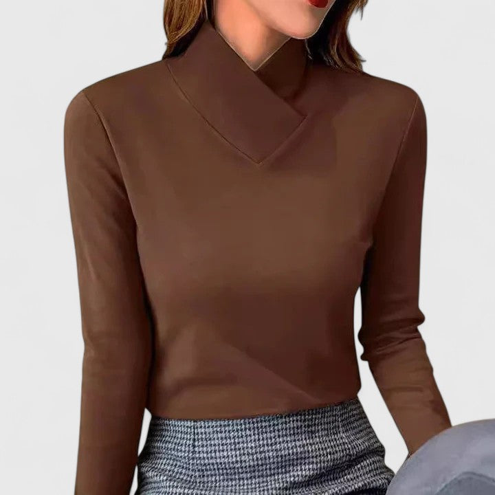 Yulienne | Elegant Turtleneck
