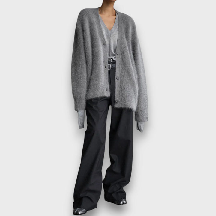 Laria – Soft Cardigan with Classic Cut