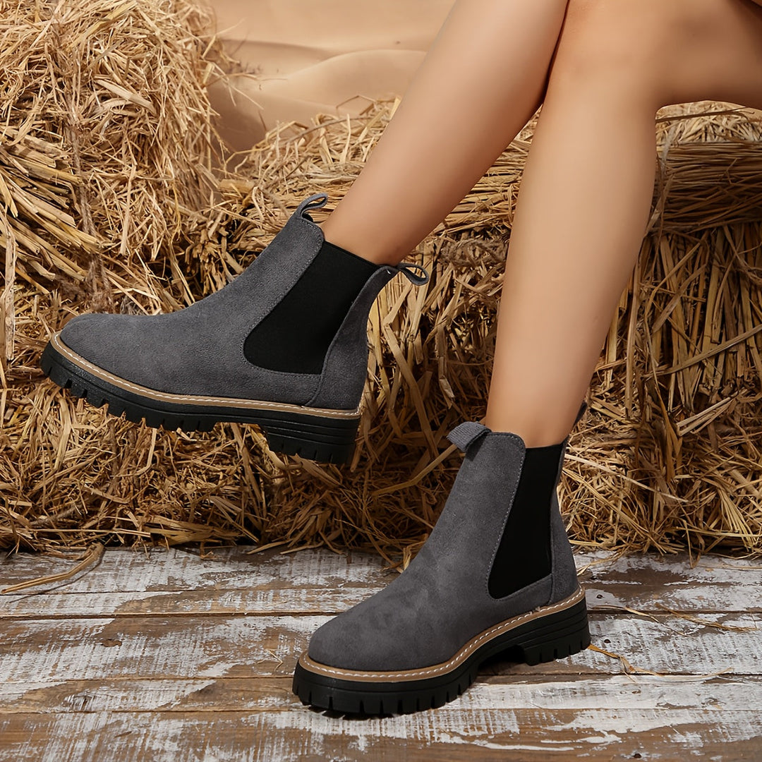 Rhea - Comfortable Chelsea Boots