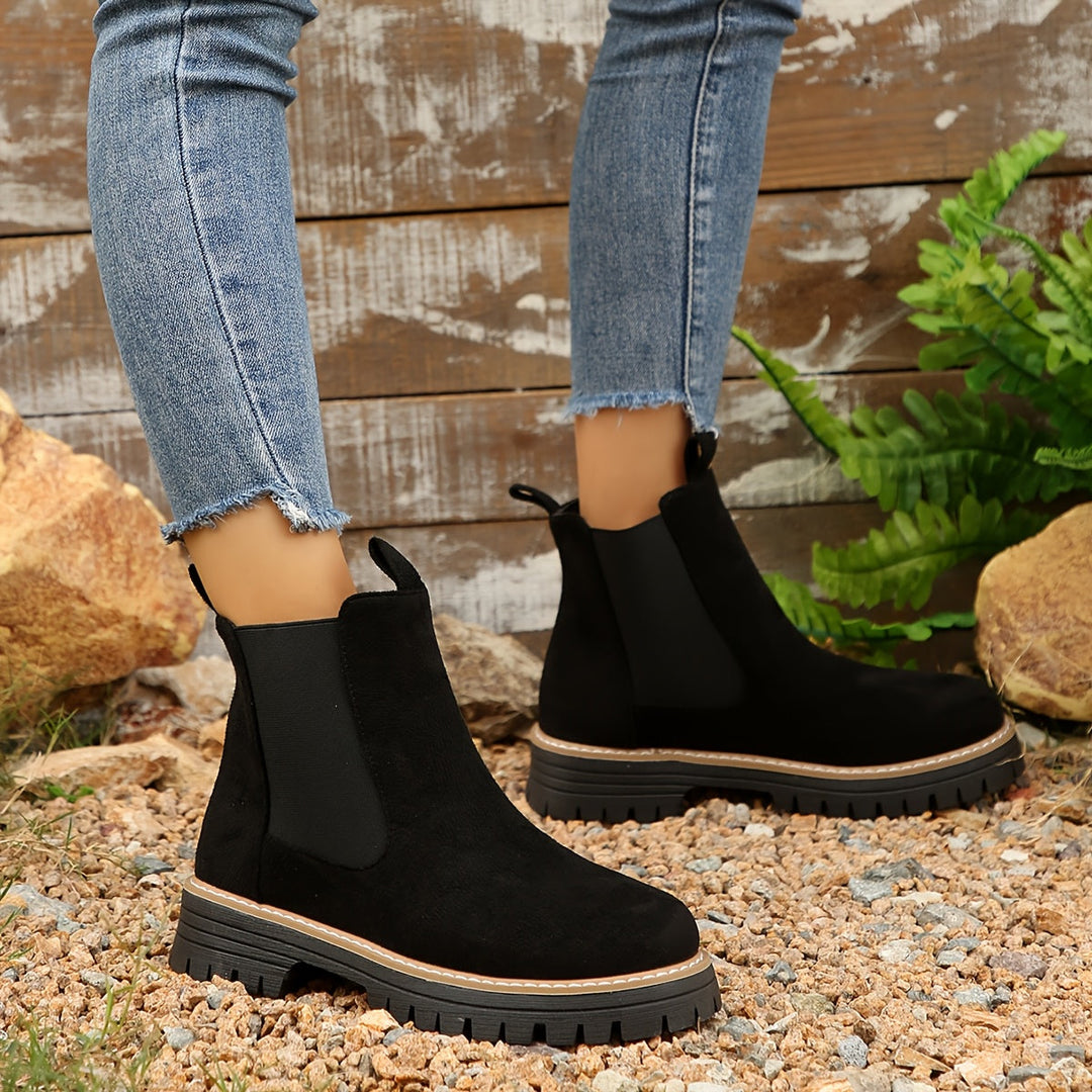 Rhea - Comfortable Chelsea Boots