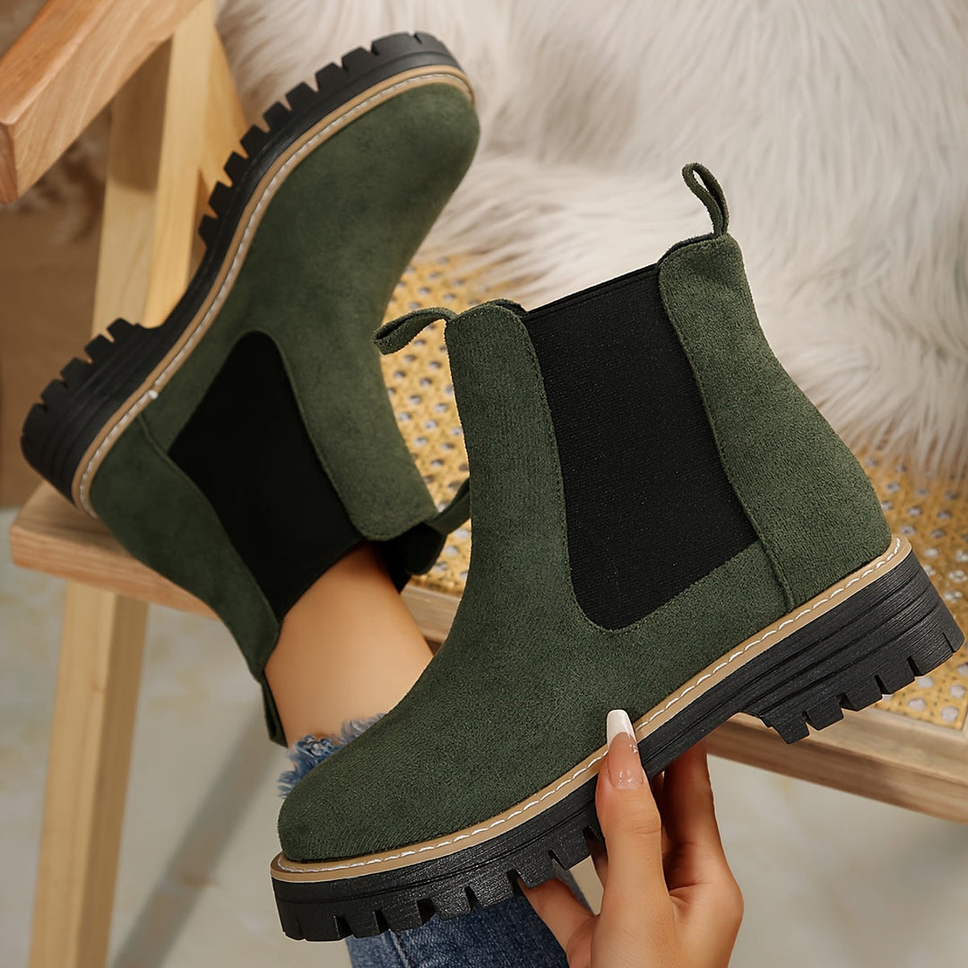 Rhea - Comfortable Chelsea Boots
