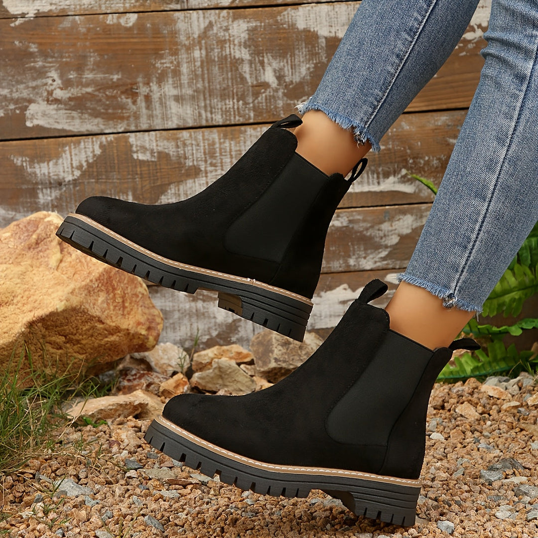 Rhea - Comfortable Chelsea Boots